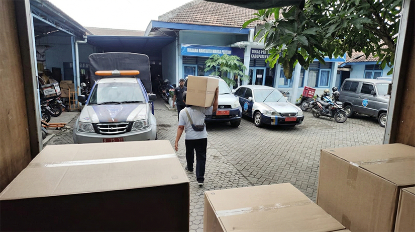 Proyek Pengiriman Lampu PJU Dinas Perhubungan Kab. Lumajang - Portfolio elektrikal dan pencahayaan profesional Jawara Integra